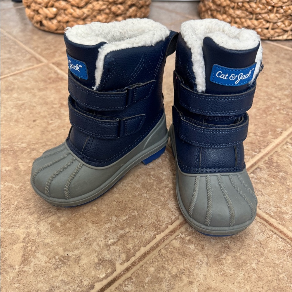 Cat & Jack Blue and Gray Toddler Snow Boots